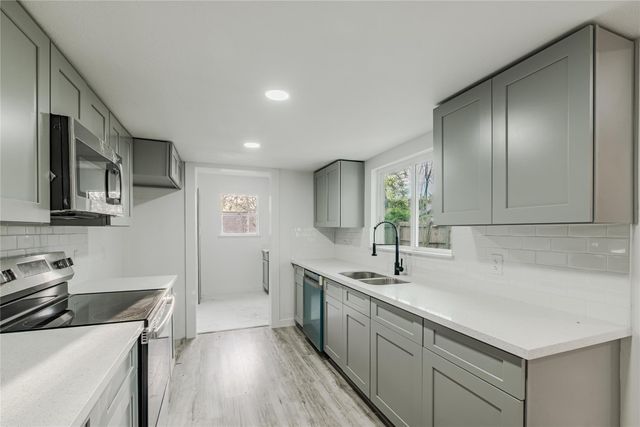 2210 Stillmeadow Drive, Missouri City, TX 77489