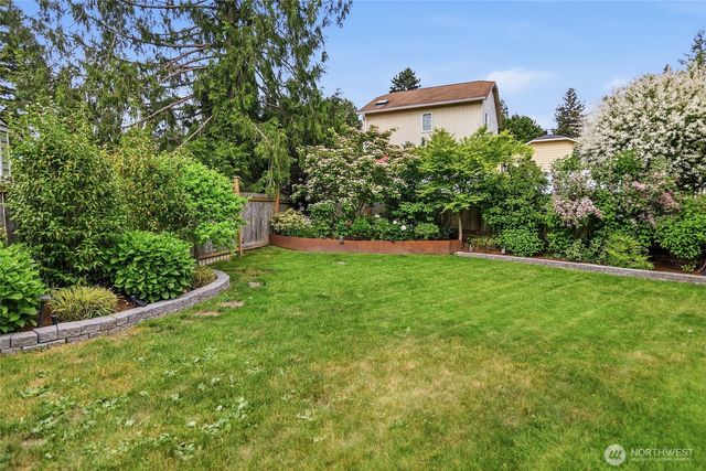 20426 73rd Place NE, Kenmore, WA 98028