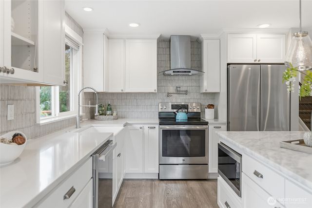 20426 73rd Place NE, Kenmore, WA 98028