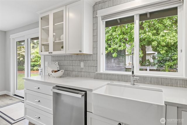 20426 73rd Place NE, Kenmore, WA 98028