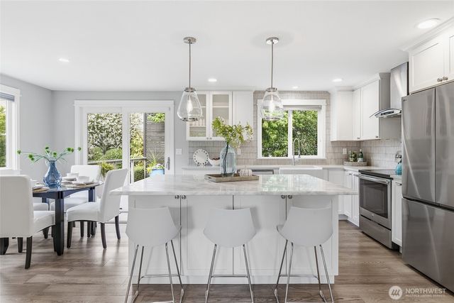 20426 73rd Place NE, Kenmore, WA 98028