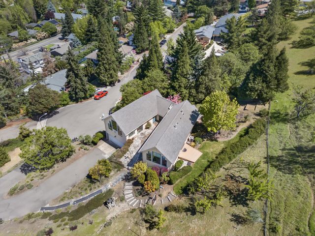 4406 San Juan Drive, Medford, OR 97504