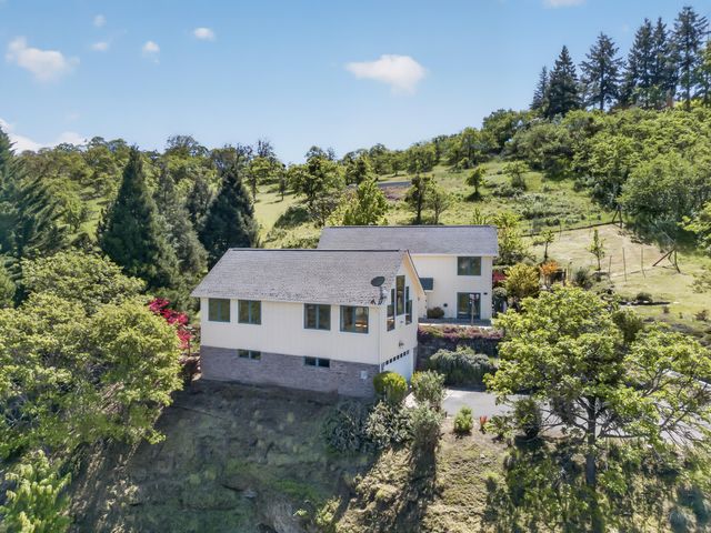 4406 San Juan Drive, Medford, OR 97504