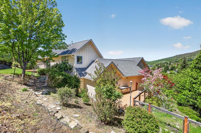 4406 San Juan Drive, Medford, OR 97504