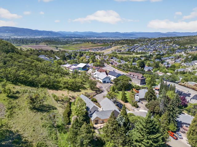 4406 San Juan Drive, Medford, OR 97504