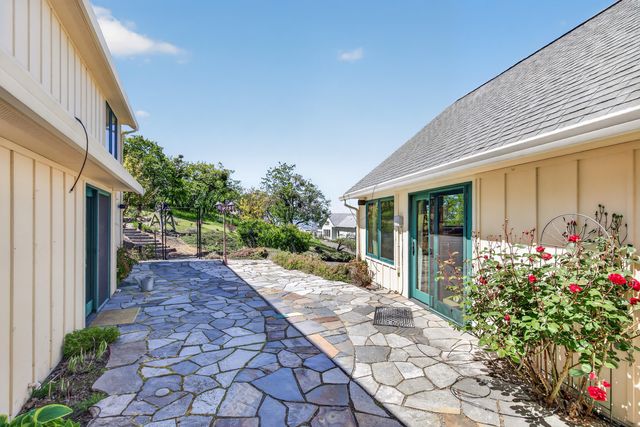 4406 San Juan Drive, Medford, OR 97504