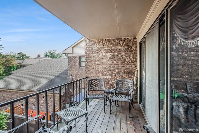 4408 Knightsbridge Lane, West Bloomfield, MI 48323