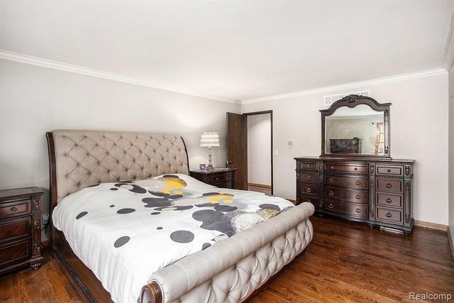 4408 Knightsbridge Lane, West Bloomfield, MI 48323