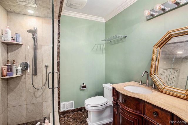 4408 Knightsbridge Lane, West Bloomfield, MI 48323