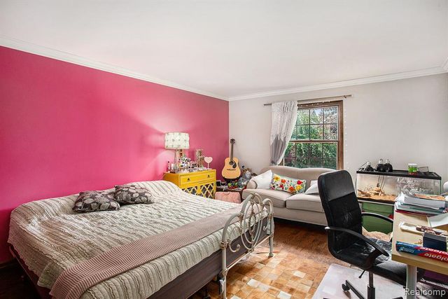 4408 Knightsbridge Lane, West Bloomfield, MI 48323