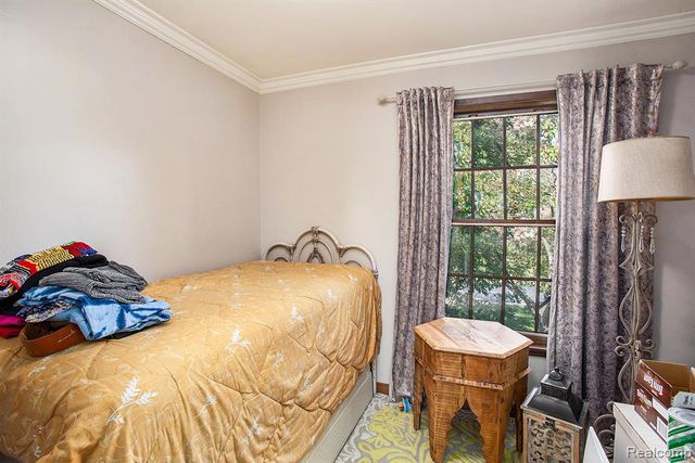 4408 Knightsbridge Lane, West Bloomfield, MI 48323