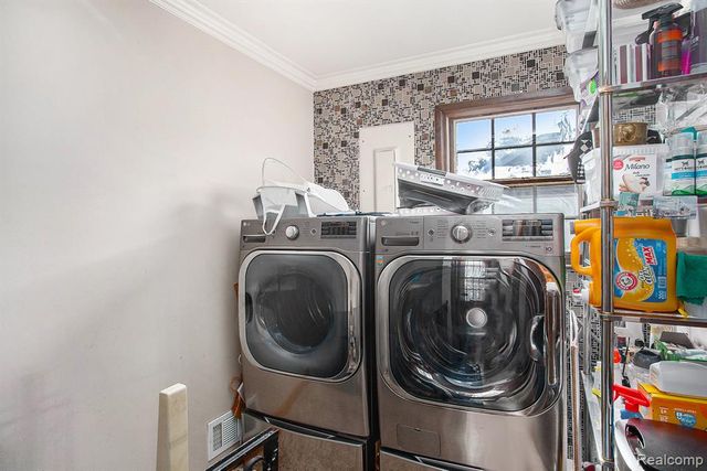 4408 Knightsbridge Lane, West Bloomfield, MI 48323