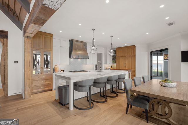 6091 GC Crow Road, Flowery Branch, GA 30542