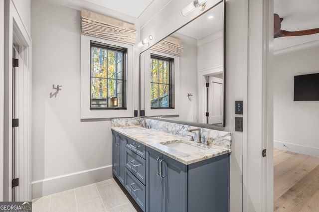 6091 GC Crow Road, Flowery Branch, GA 30542