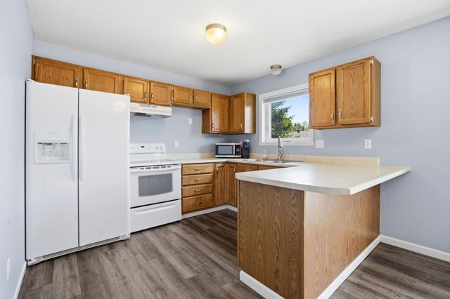 1701 3rd Avenue E, West Fargo, ND 58078