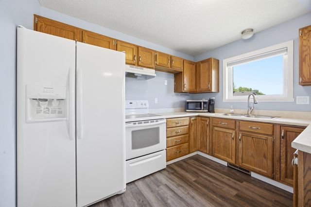 1701 3rd Avenue E, West Fargo, ND 58078