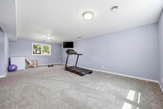 1701 3rd Avenue E, West Fargo, ND 58078