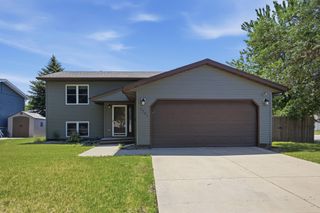 1701 3rd Avenue E, West Fargo, ND 58078