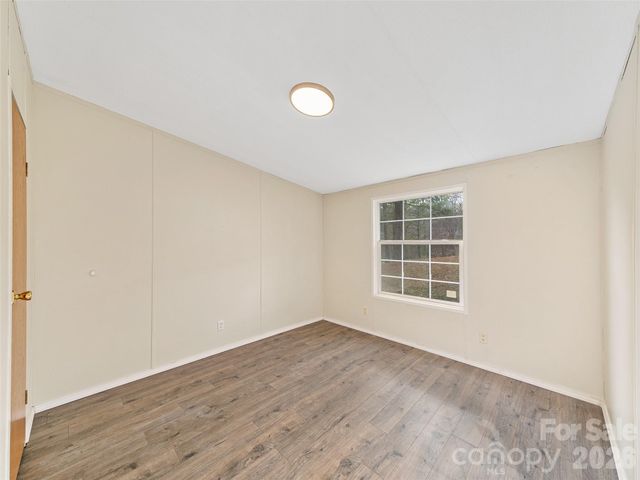 105 Satinwood Drive, Burnsville, NC 28714