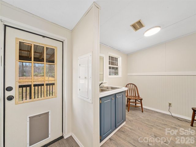 105 Satinwood Drive, Burnsville, NC 28714