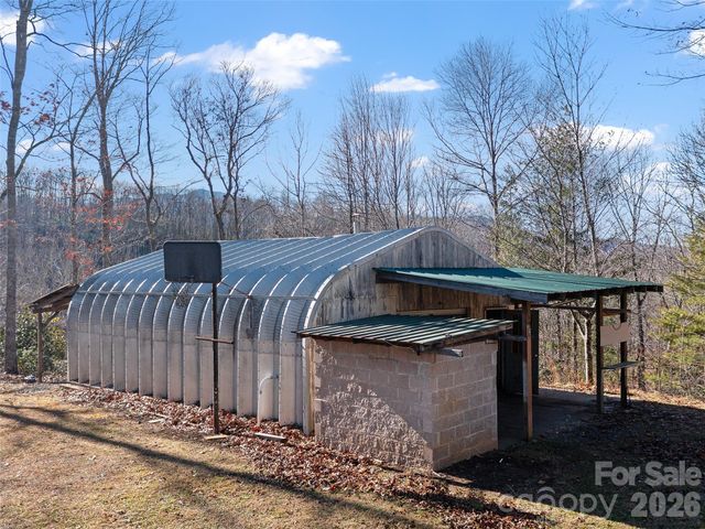 105 Satinwood Drive, Burnsville, NC 28714