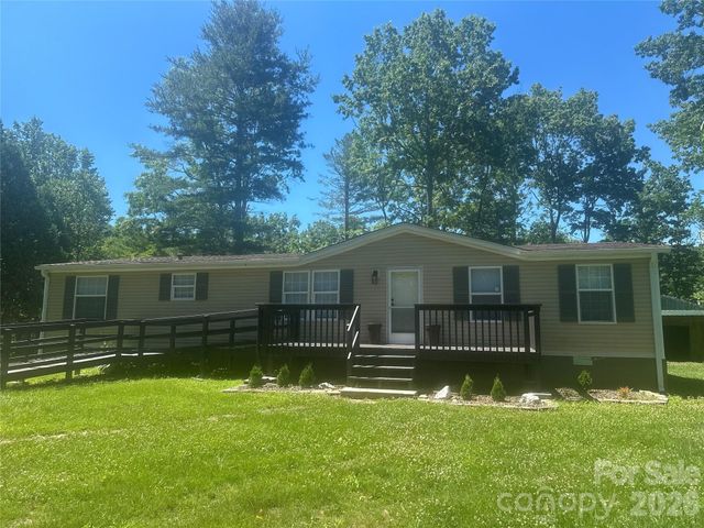 105 Satinwood Drive, Burnsville, NC 28714