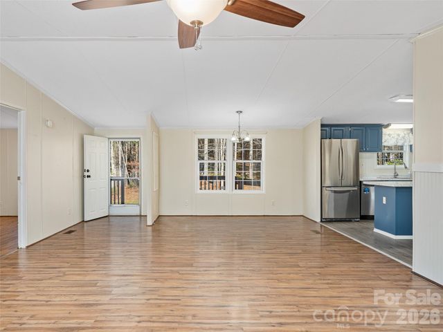 105 Satinwood Drive, Burnsville, NC 28714