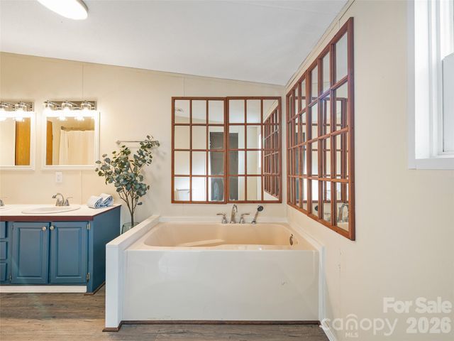 105 Satinwood Drive, Burnsville, NC 28714