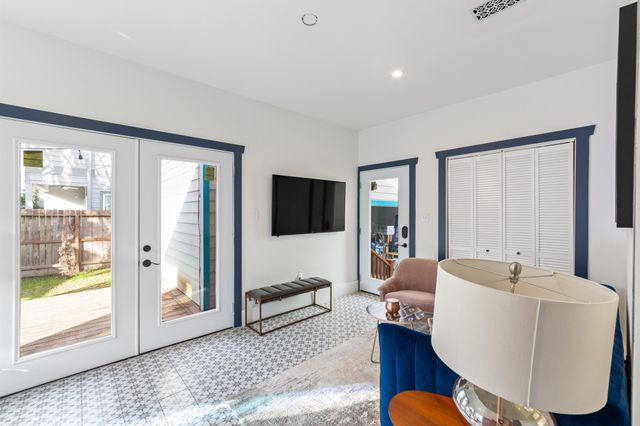 506 Willard Street, Houston, TX 77006