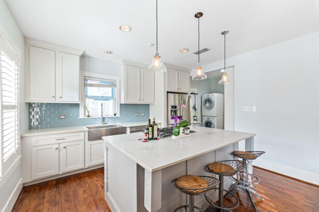 506 Willard Street, Houston, TX 77006