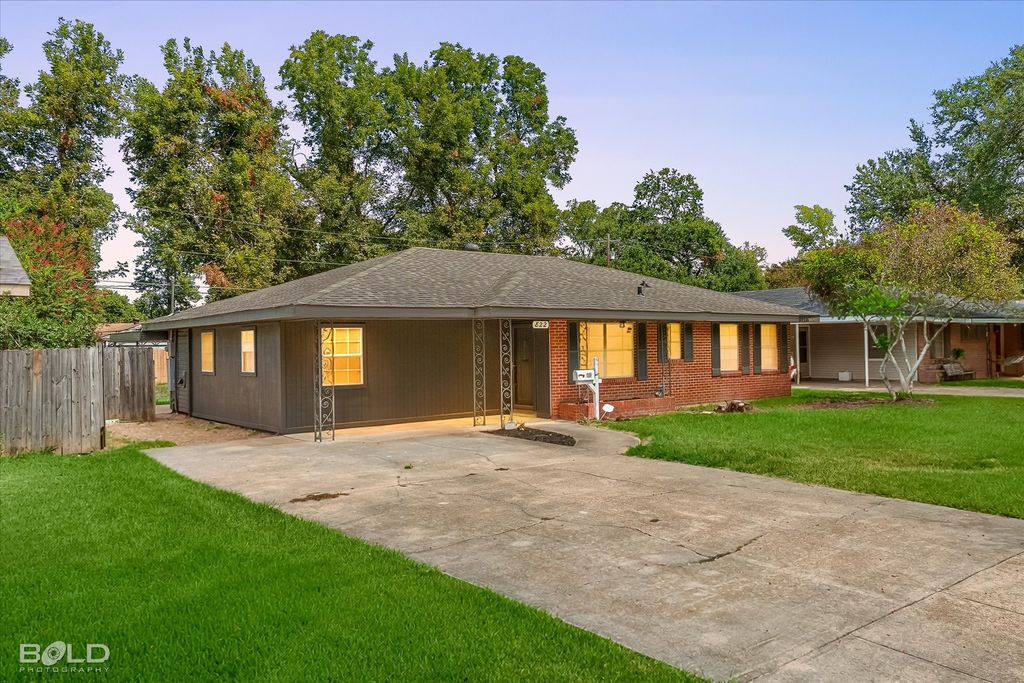822 E River Road, Shreveport, LA 71105