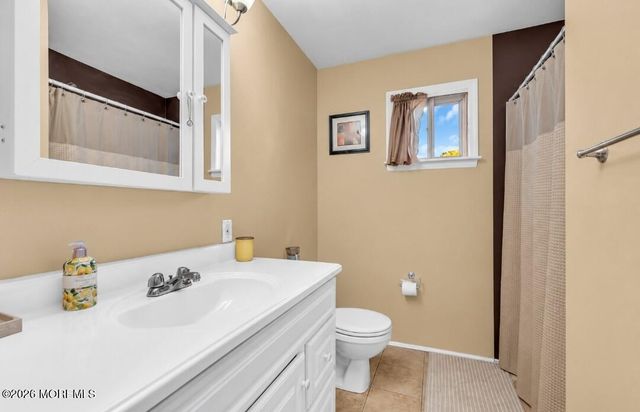 6 Beam Avenue, Jackson, NJ 08527