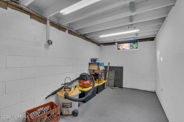 6 Beam Avenue, Jackson, NJ 08527