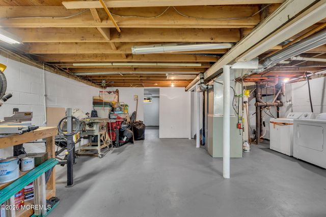 6 Beam Avenue, Jackson, NJ 08527