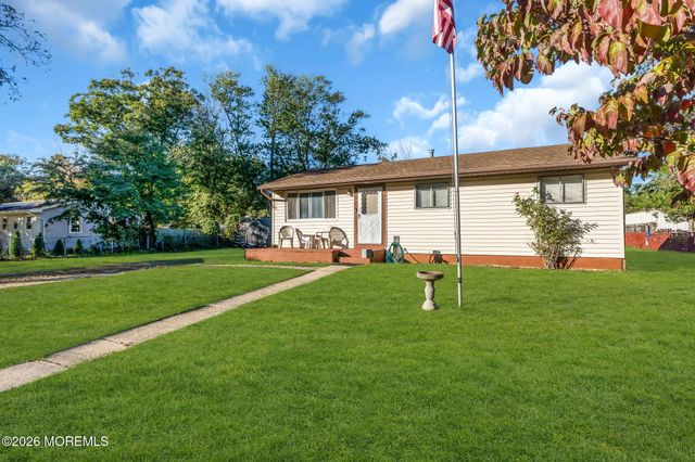 6 Beam Avenue, Jackson, NJ 08527