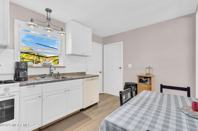 6 Beam Avenue, Jackson, NJ 08527