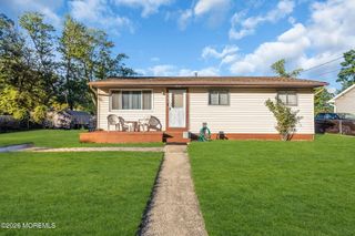 6 Beam Avenue, Jackson, NJ 08527