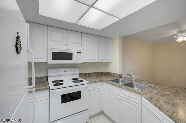 3130 Seasons WAY 405, Estero, FL 33928