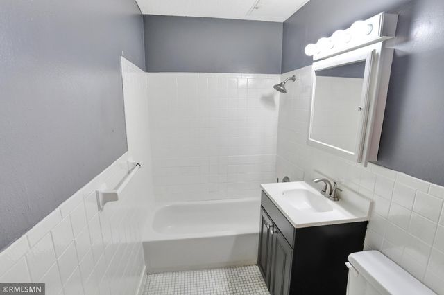 2446 Aldrich Avenue S 108, Minneapolis, MN 55405