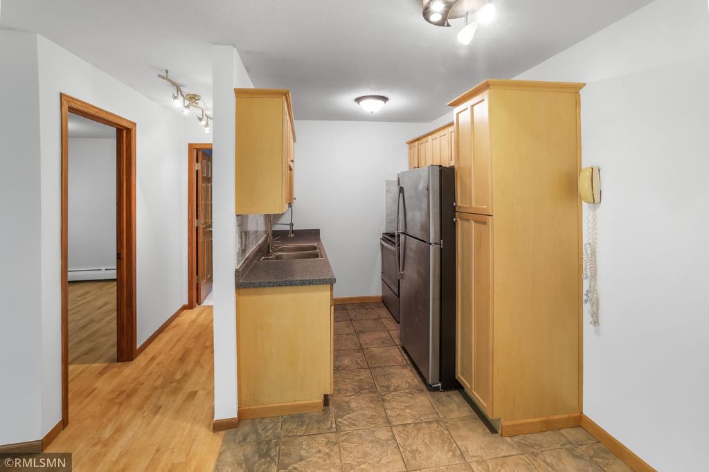 2446 Aldrich Avenue S 108, Minneapolis, MN 55405 — photo 4