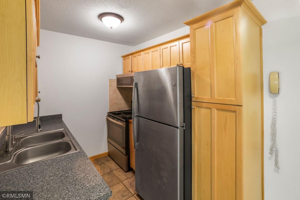 2446 Aldrich Avenue S 108, Minneapolis, MN 55405 — photo 5