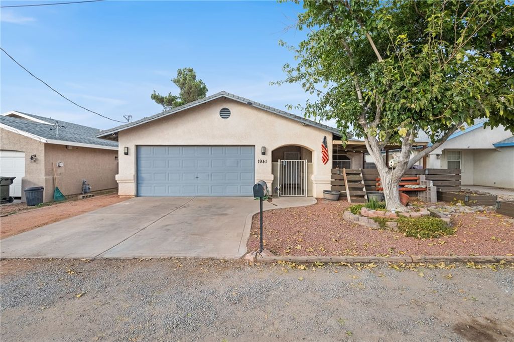 1941 Motor Avenue, Kingman, AZ 86401