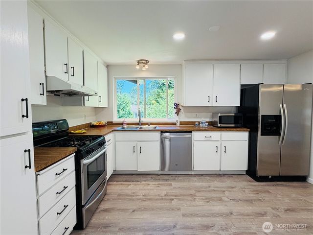 14618 NE 178th Street, Woodinville, WA 98072