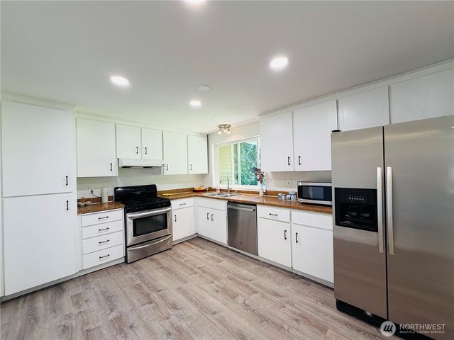 14618 NE 178th Street, Woodinville, WA 98072