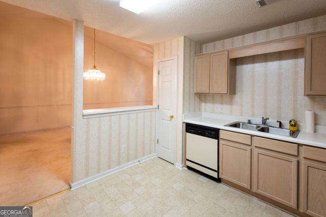 954 Greystone Court, Macon, GA 31204