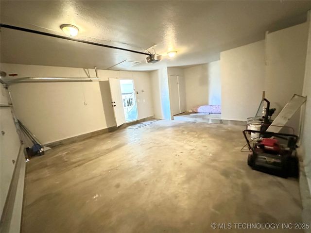 9119 E 87th Place, Tulsa, OK 74133