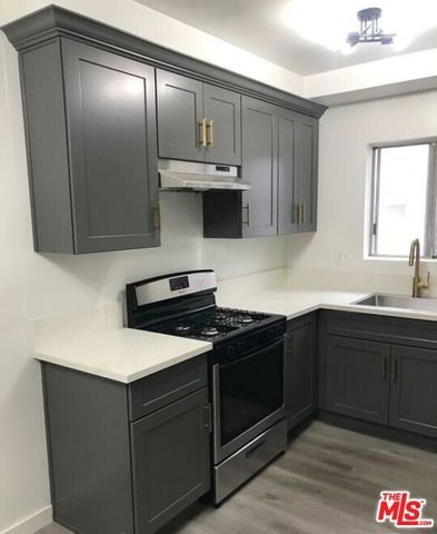 5732 Lexington Avenue, Los Angeles, CA 90038