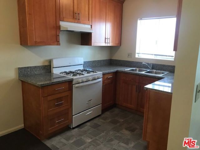 5732 Lexington Avenue, Los Angeles, CA 90038