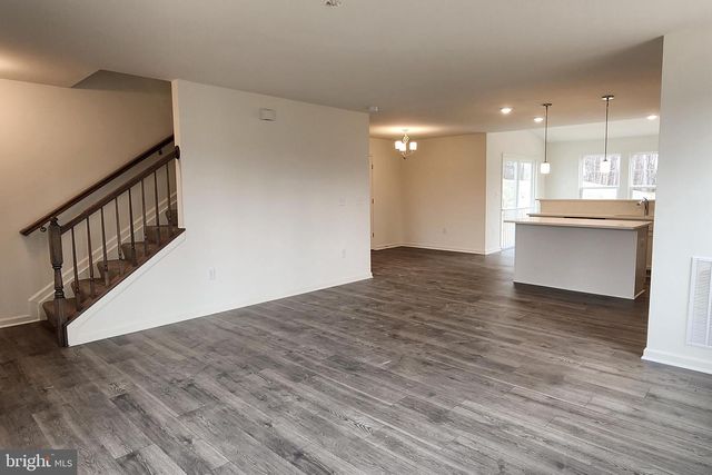 11 PADDOCK CT, Ridgeley, WV 26753