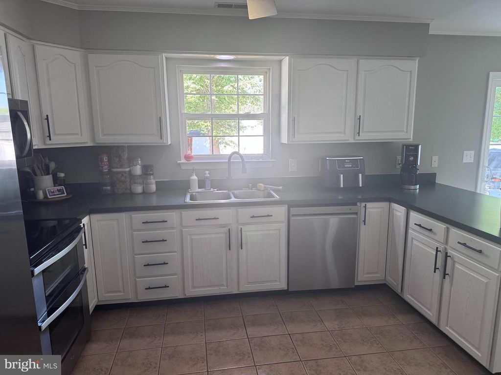 Image 11 of property listing at 12567 CHILDRESS ROAD, Lusby, MD 20657